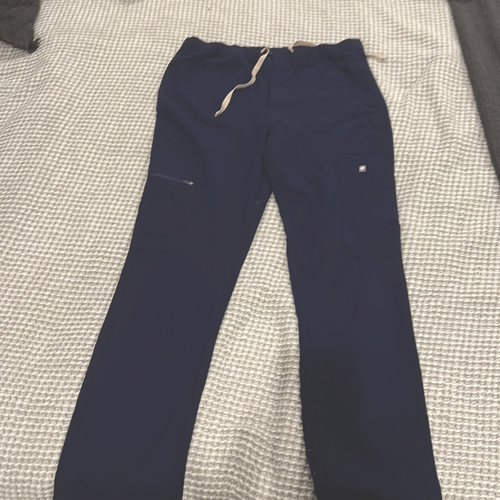Mens Figs scrub bottoms size M. ( PRICE IS FIRM)